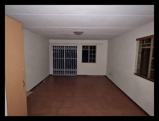 2 BEDROOM TOWNHOUSE FOR SALE IN EDLEEN